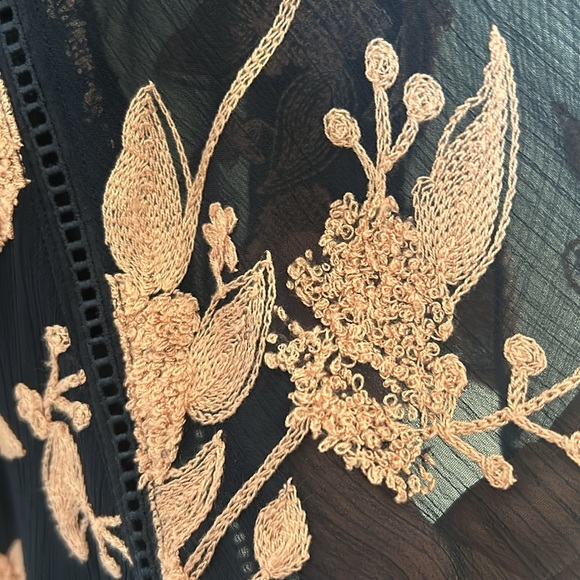 Mave-Franca textured embroidered blouse - Picture 2 of 6